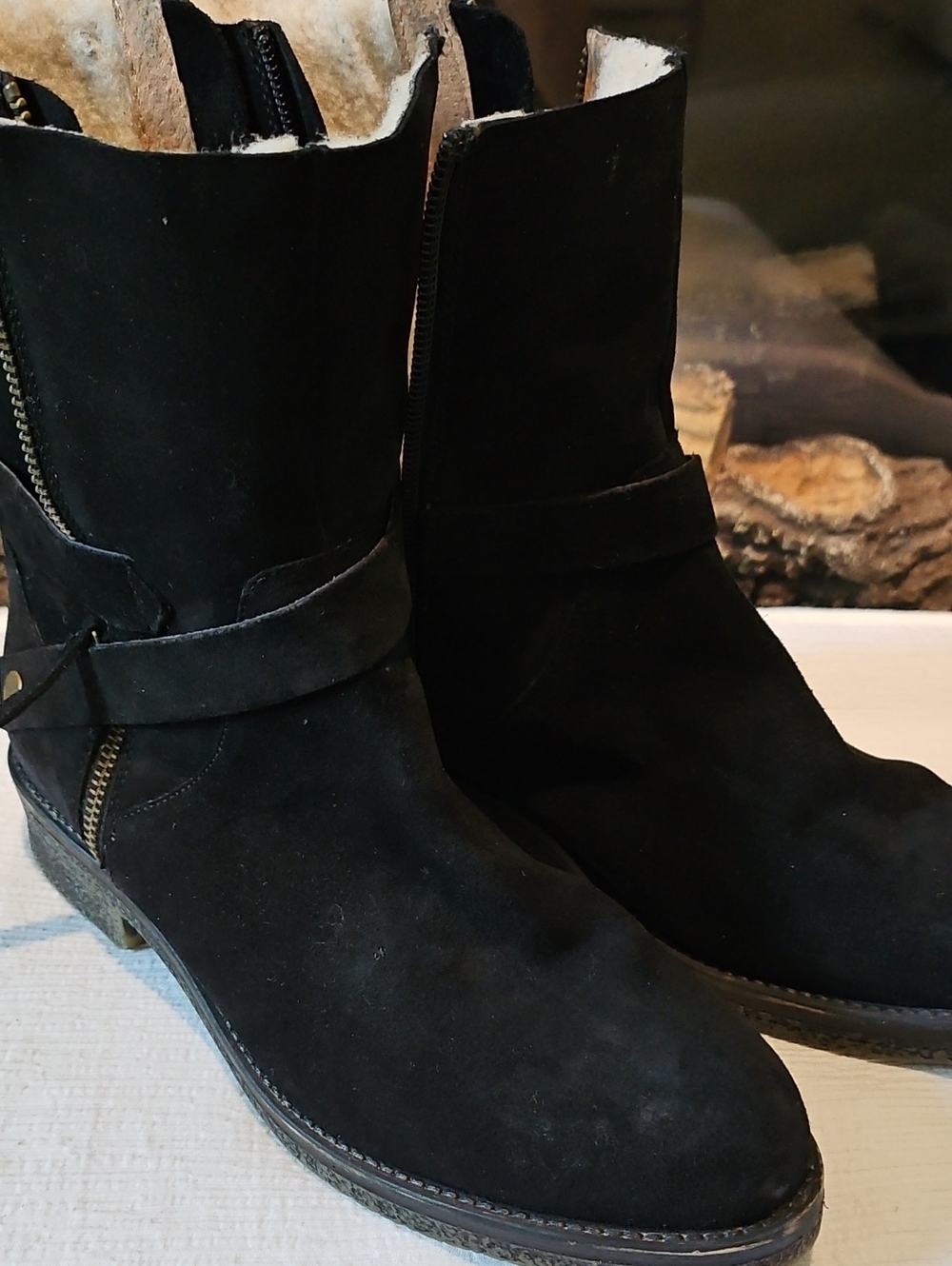 Lienda - Anthroplogie - Above Ankle Suede Boots Size 40